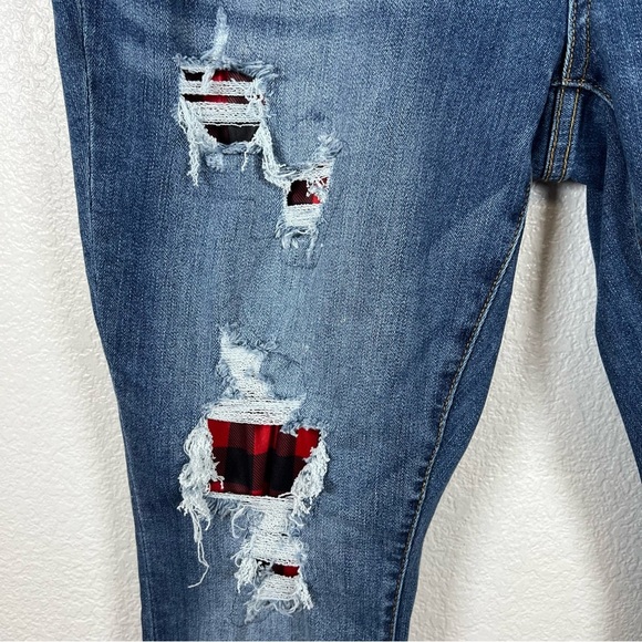 Judy Blue Woman’s 16W Skinny Fit Buffalo Plaid Patch Distressed Denim Jean - Picture 5 of 8